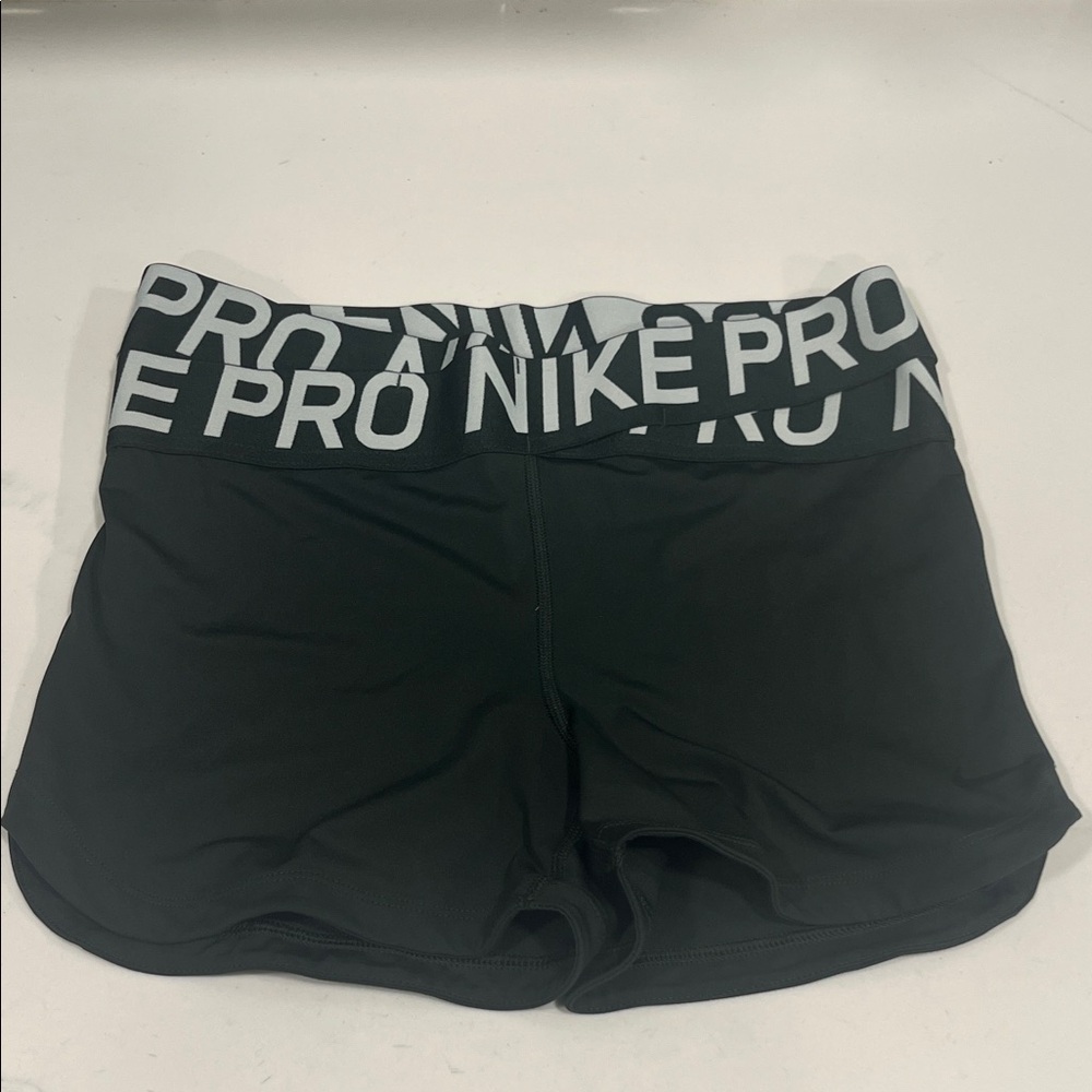 Nike NWOT 3 inch inseam Women's Dark Green Athletic Shorts Spandex